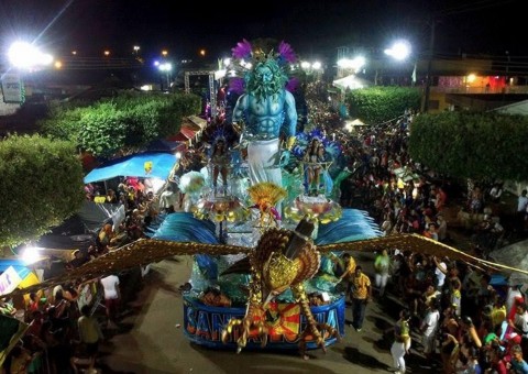 Império Verde e Rosa conquista 14º título no Maués Folia