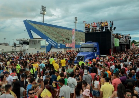 Galo de Manaus leva diversidade cultural para o Sambódromo
