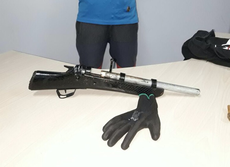 'Luva Negra' é preso em Manaus com arma exótica