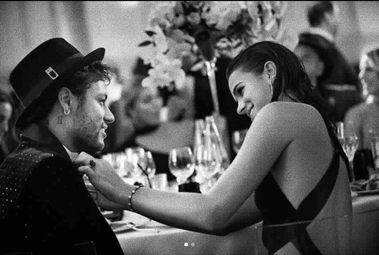 Bruna Marquezine se declara para Neymar com foto romântica