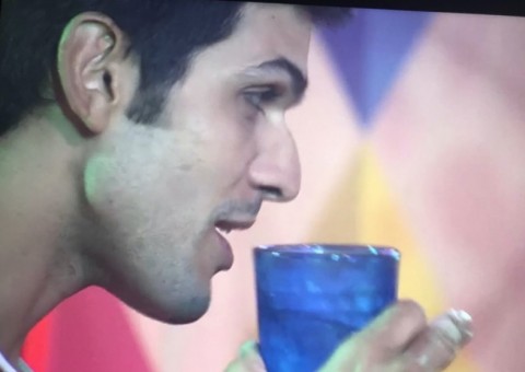 BBB18: Lucas e Jéssica dançam agarradinhos e trocam indiretas