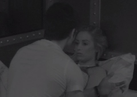 BBB18: Após saber da fama de noivo de Taubaté, Lucas pede para Jéssica se afastar dele