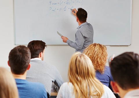 Seduc anuncia concurso com 8 mil vagas no Amazonas para março