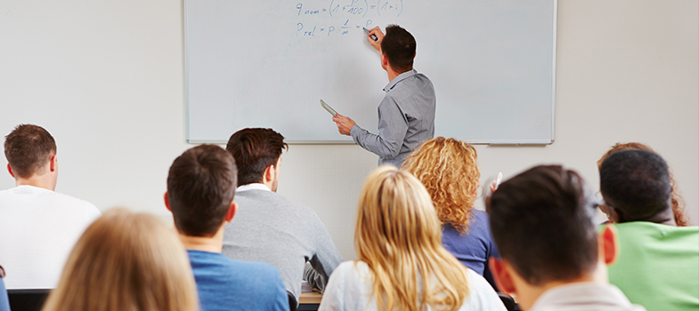 Seduc anuncia concurso com 8 mil vagas no Amazonas para março