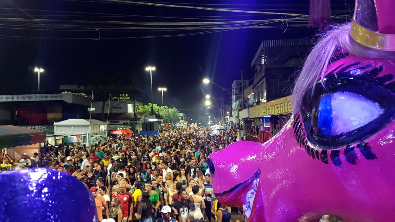 Bandas de rua continuam a folia no fim de semana pós-Carnaval