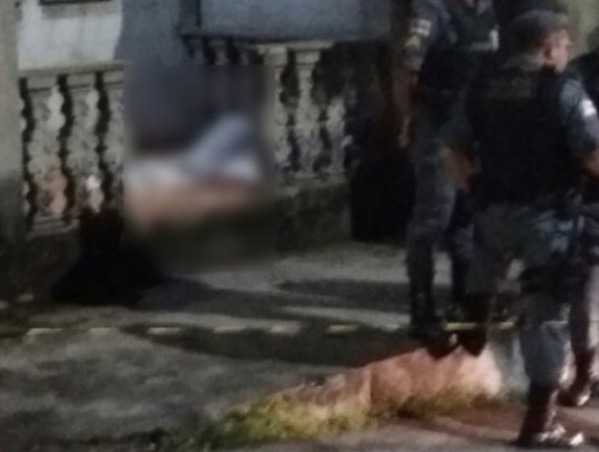 Rapaz é morto a tiros logo após sair de casa em Manaus