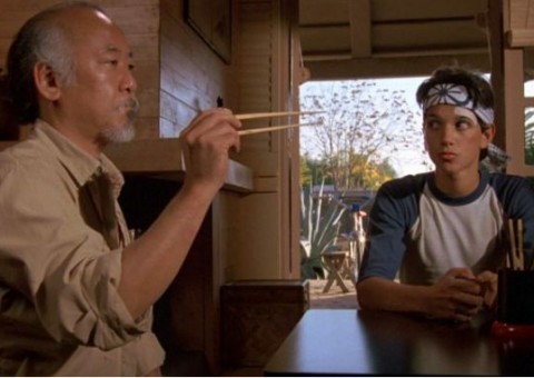 Daniel San e Johnny se encontram no teaser da continuação de Karate Kid