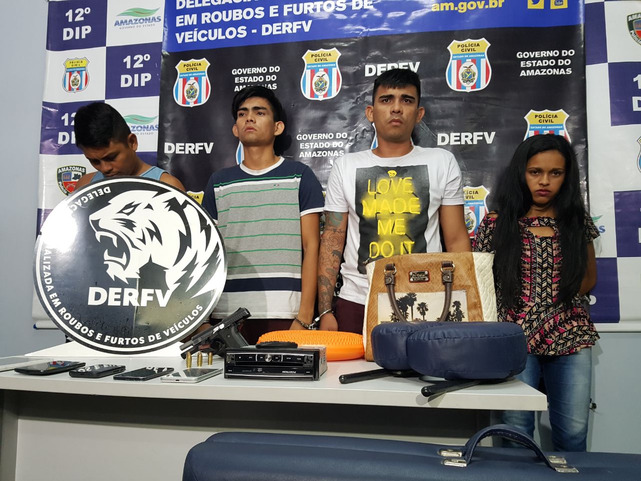 Grupo é preso acusado por roubar diversos carros em Manaus
