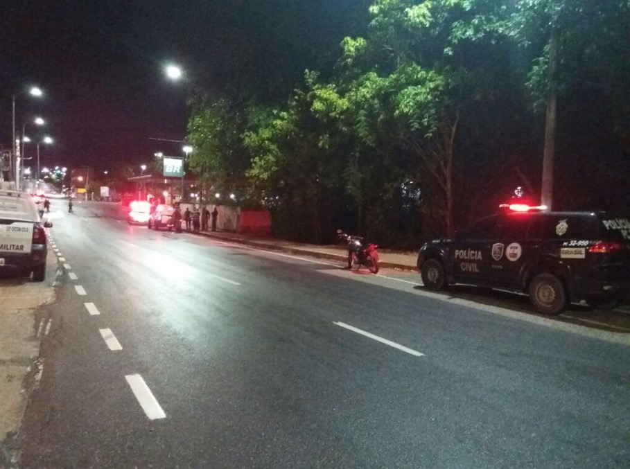 Jantando com a família, jovem é assassinado com 12 tiros em Manaus