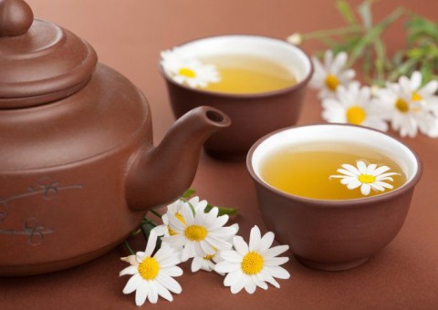 Chá de Camomila  ajuda no tratamento de feridas e inflamações e alivia o estresse