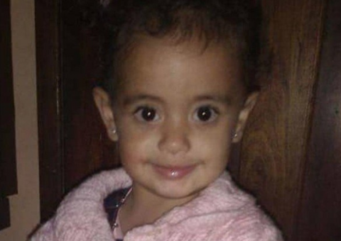 Padrasto e mãe são presos por enterrarem filha em quintal após ser morta