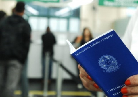 Quase 40 vagas de emprego são ofertadas em Manaus nesta segunda-feira