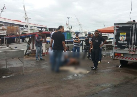 Homem é morto de forma misteriosa em terminal pesqueiro de Manaus