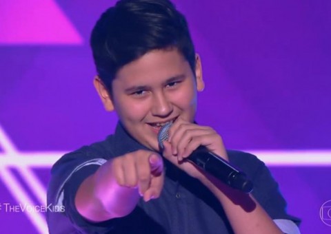 The Voice Kids: reveja a apresentação do manauara Lorenzo Fortes no 1º dia de batalhas