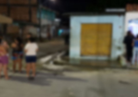 Homem é executado com 7 tiros por carro misterioso em Manaus
