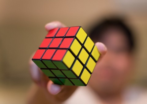 Shopping em Manaus abre inscrições para campeonato de Cubo Mágico  