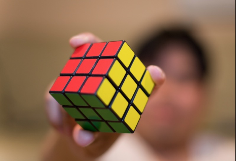 Shopping em Manaus abre inscrições para campeonato de Cubo Mágico  