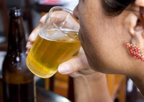 Um pouquinho de álcool faz bem ao seu cérebro, diz estudo