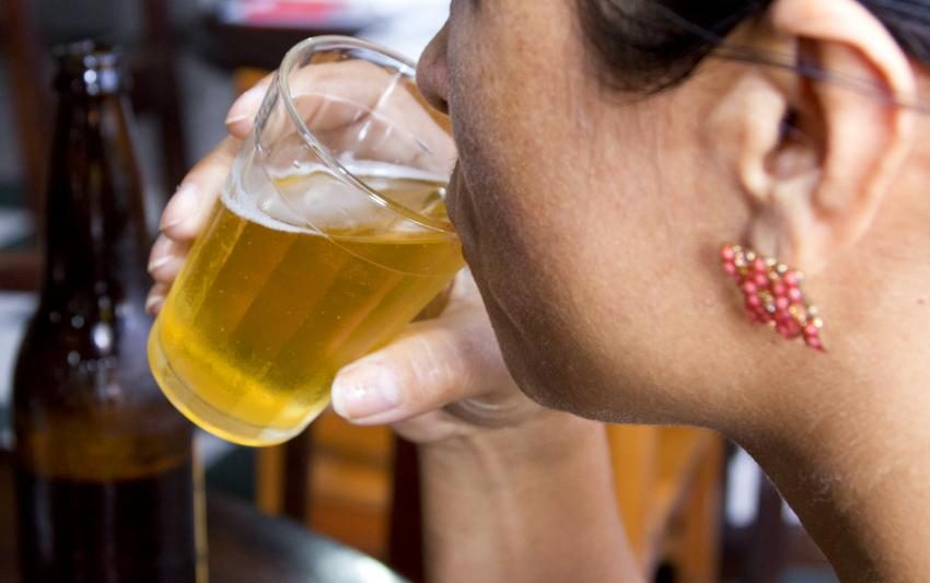 Um pouquinho de álcool faz bem ao seu cérebro, diz estudo