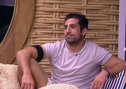 Irmã de Kaysar, do BBB, tranquiliza fãs após bombardeio na Síria