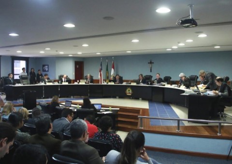 TCE multa ex-diretor da Central de Medicamentos do Amazonas em R$ 3 milhões