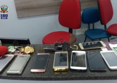 Grupo acusado de praticar arrastões tenta fugir da polícia e acaba preso em Manaus