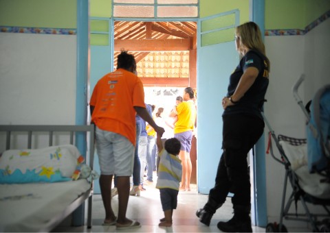 Detentas gestantes ou mães de crianças aguardam decisão sobre prisão domiciliar no Amazonas