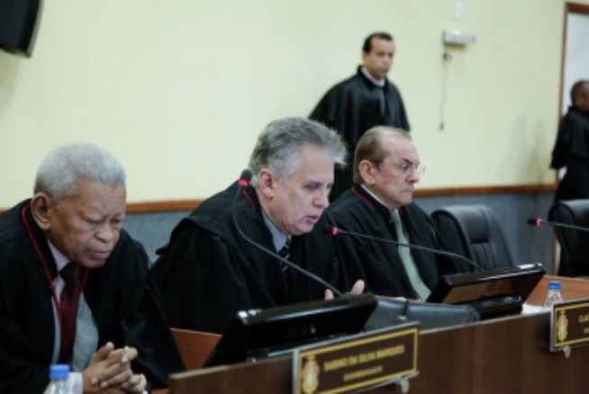 TJAM suspende processos sobre percentual de vagas por sexo em concurso da PM