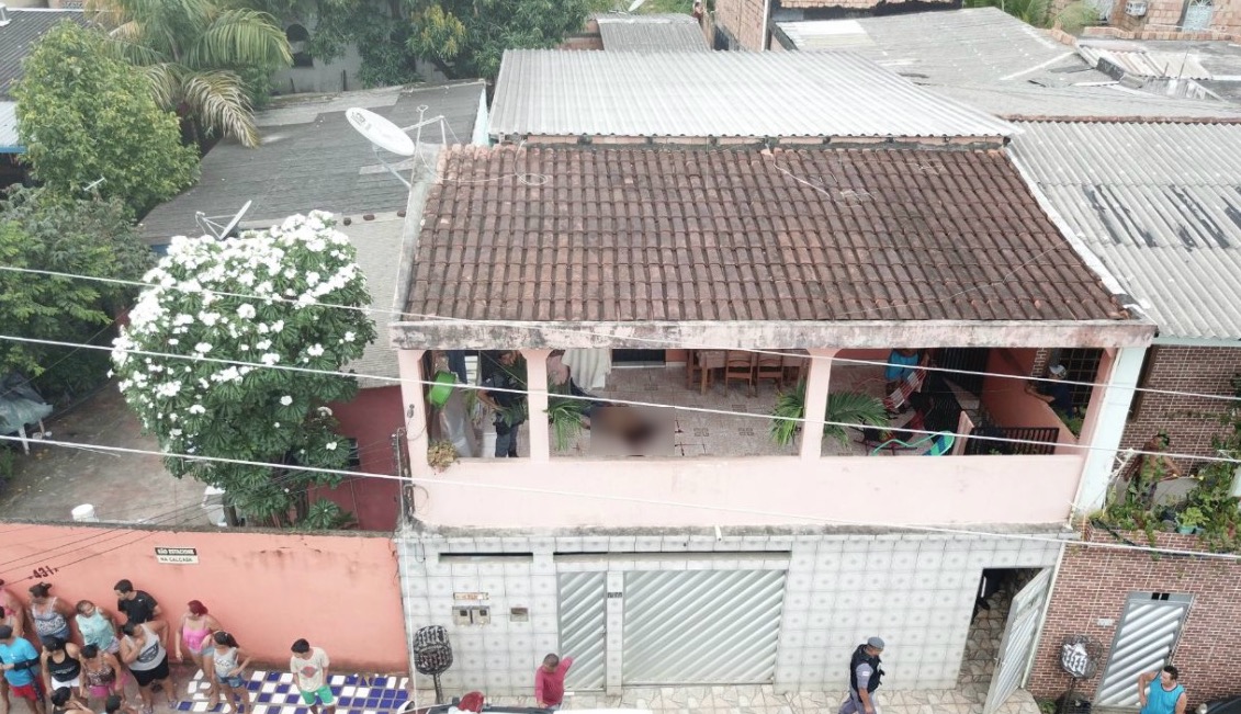 Homem invade casa durante fuga e é morto a tiros em Manaus