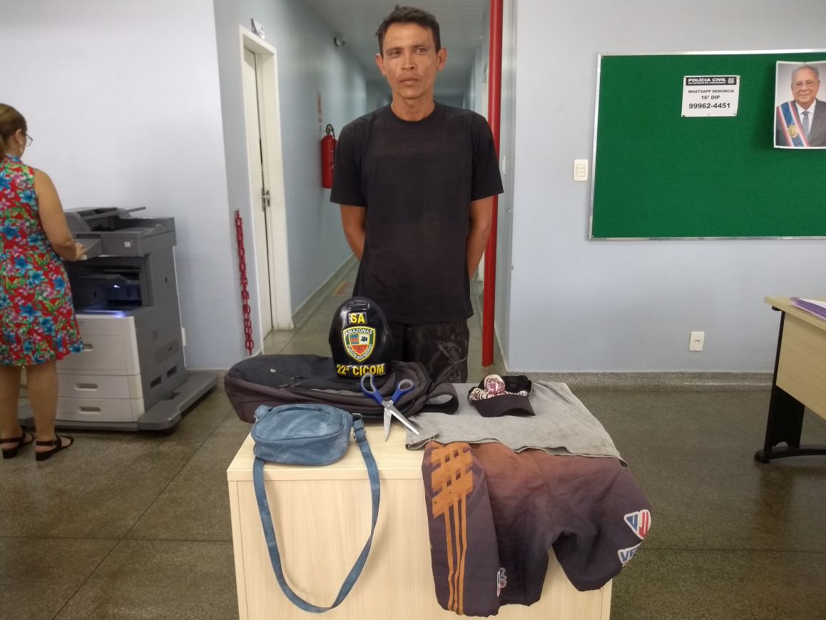 Homem é preso suspeito de assaltos próximo a matagal em avenida de Manaus