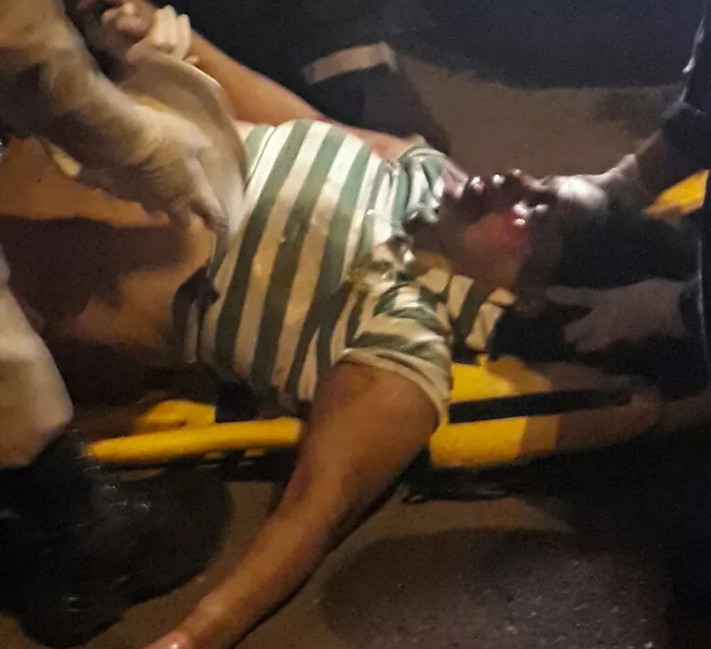 Mulher atingida por moto é atropelada pela 2ª vez ao aguardar socorro