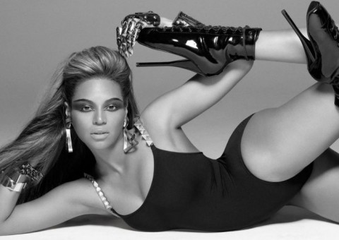 Beyoncé lança de surpresa nova versão do hit Sweet Dreams. Vem ouvir