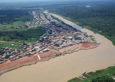 Justiça bloqueia R$ 1,3 milhões de ex-prefeita de Boca do Acre 