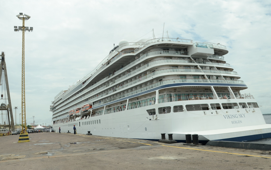 Mais 1,3 mil turistas chegam a Manaus em cruzeiro inédito
