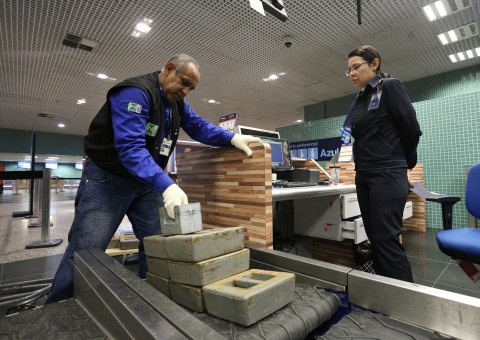Balanças irregulares são alvos de fiscalização em aeroporto de Manaus