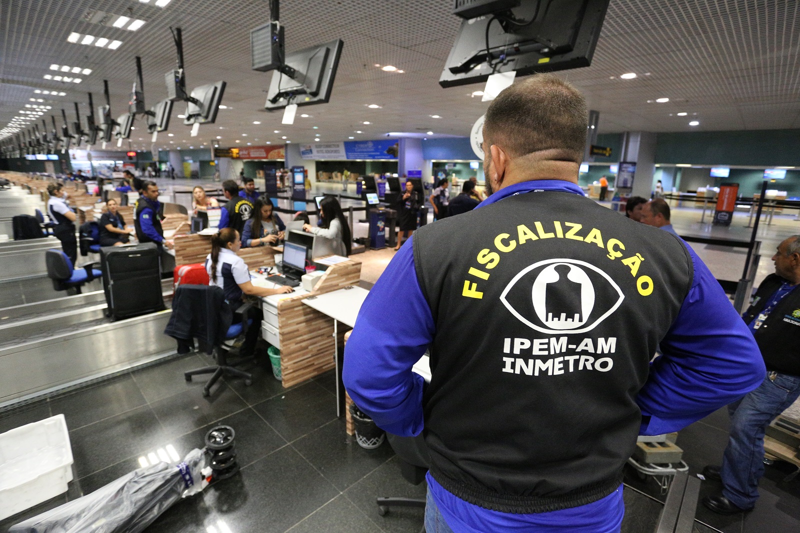 Balanças irregulares são alvos de fiscalização em aeroporto de Manaus