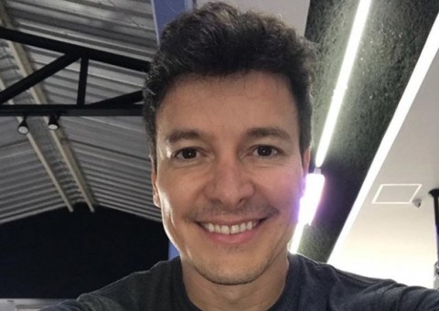 Rodrigo Faro renova com Record e tem o 5º maior salário da TV