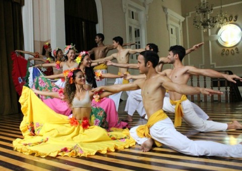 Trinta atrações artísticas abrem programa de combate à violência em Manaus