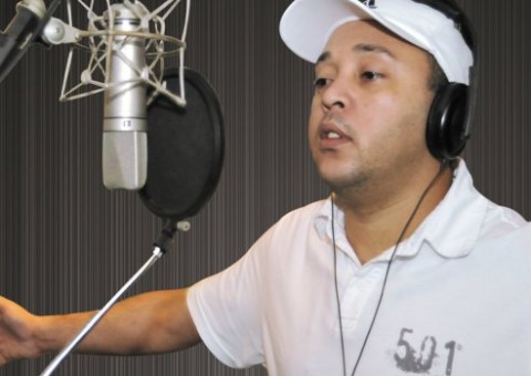  Retrô 90 do Moai apresenta Andrezinho do Grupo Molejo neste domingo