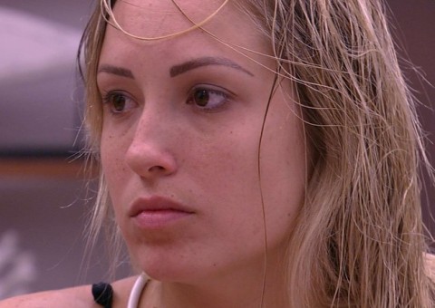 BBB18: Sem saber que está solteira, Jéssica menciona namorado: 'ele não vai gostar'