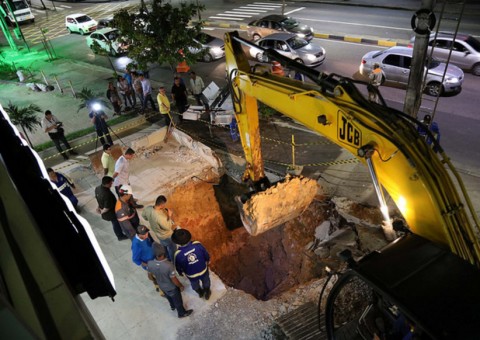 Obra interdita rua e muda trânsito em Manaus nesta sexta