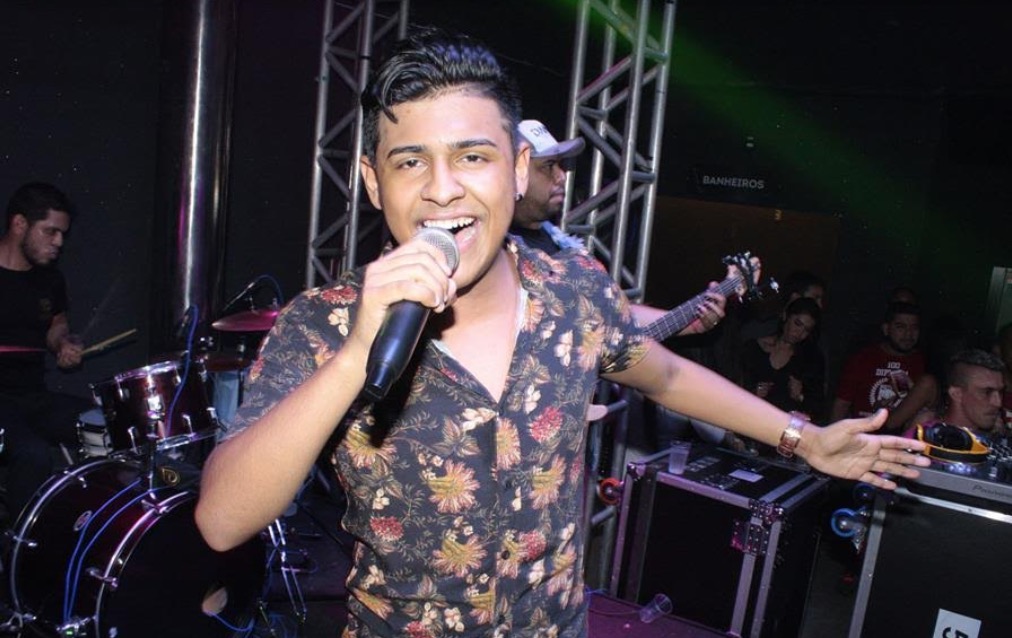 Daniel Trindade Eletro comanda Bloco do V8 bar neste sábado