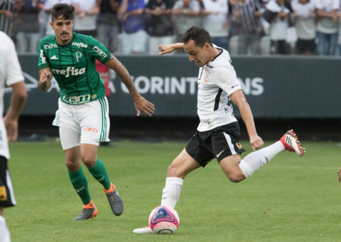 Com golaço, polêmica e pênaltis, Corinthians supera o Palmeiras