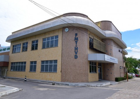 Jovem que sobreviveu à raiva humana inicia tratamento de reabilitação em Manaus