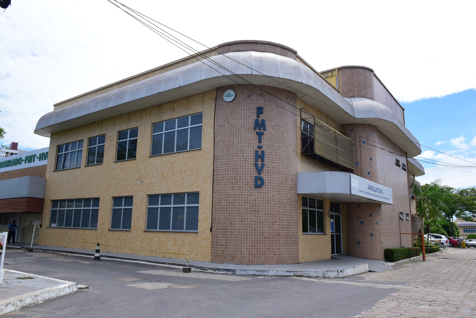 Jovem que sobreviveu à raiva humana inicia tratamento de reabilitação em Manaus