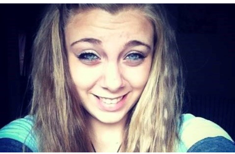 Ouvindo 'vozes', jovem arranca os próprios olhos na porta de igreja