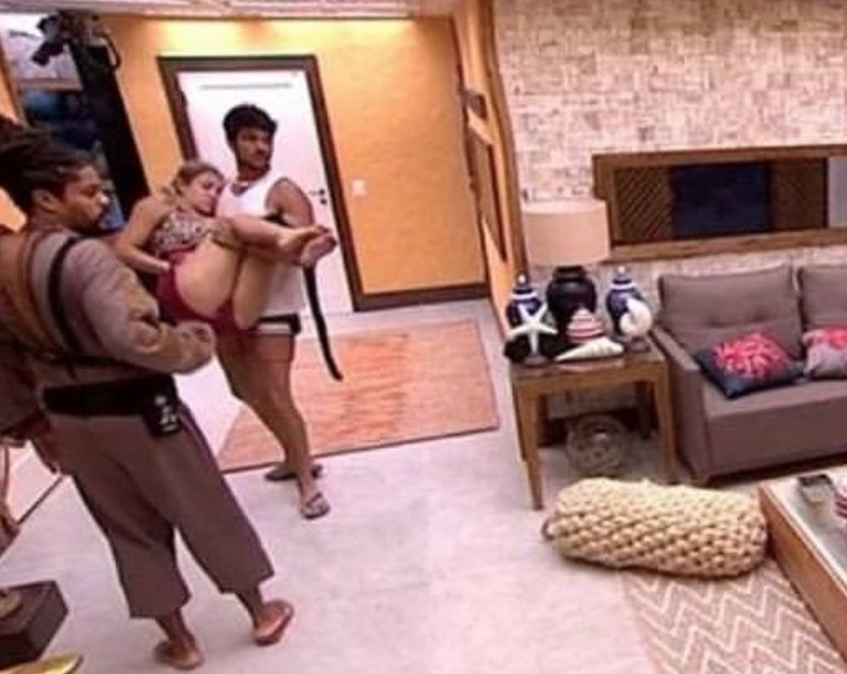   BBB18: Vídeo mostra momento em que Jéssica defeca na frente de Lucas na cozinha