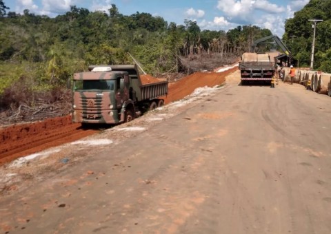 Exército é acionado para recuperar estrada destruída por chuva no Amazonas