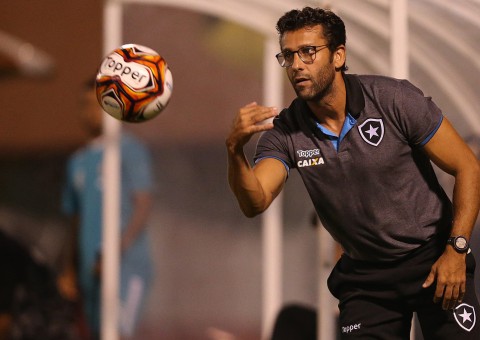 Valentim vai manter o mesmo Botafogo de sua estreia contra Cabofriense