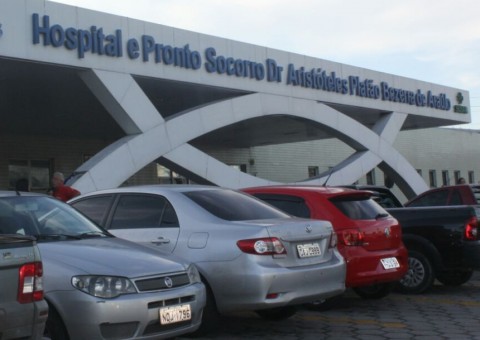 Confusão termina com homem esfaqueado em beco de Manaus